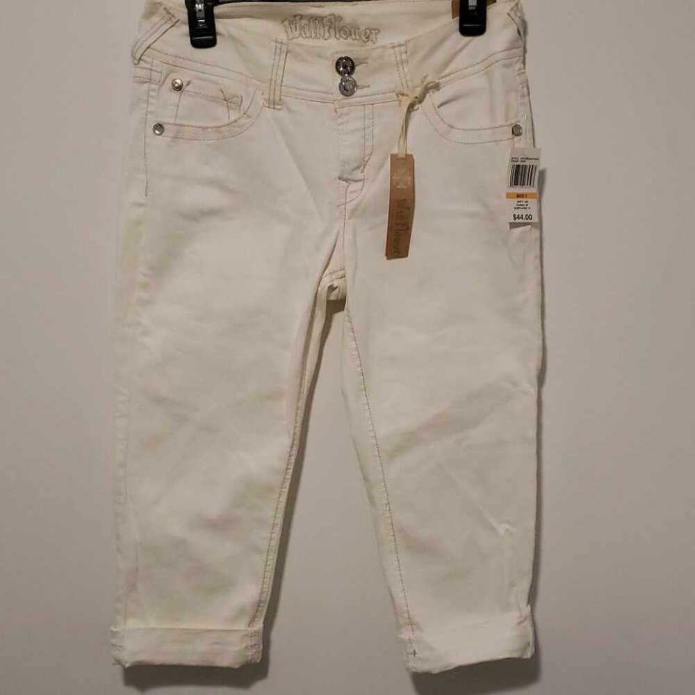 NWT Wallflower White Curvy Stretch Cuffed Capris Size 7